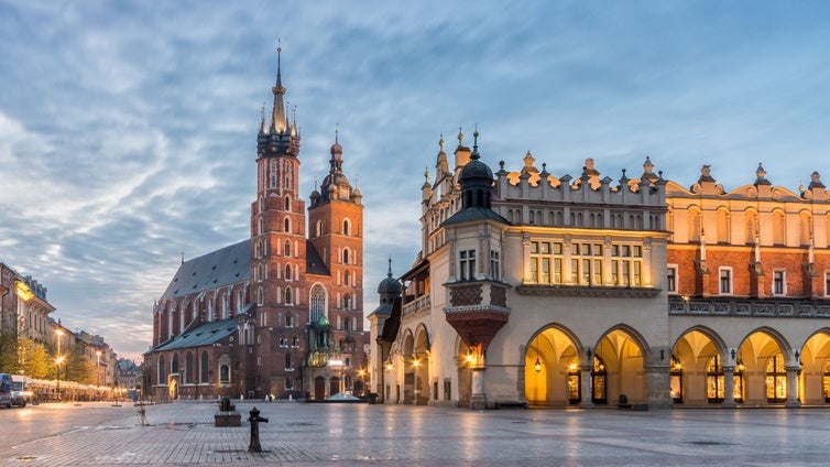 De la plaza medieval más grande de Europa a la fábrica de Schindler