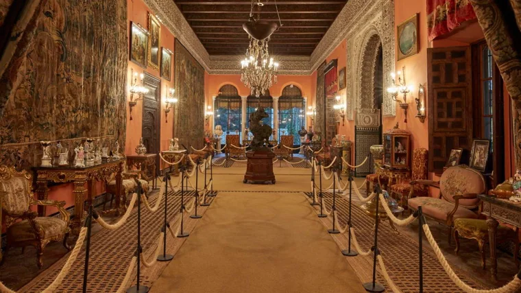 Imagen de una de las salas interiores del Palacio de Las Dueñas