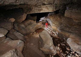 La cueva de Andalucía solo apta para atrevidos: hay que agacharse y tiene murciélagos