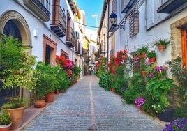 Sólo tiene 900 habitantes: así es el pueblo de Jaén con calles repletas de macetas que parece Córdoba