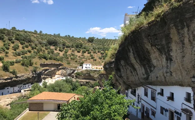 Panorámica de Setenil de las Bodegas