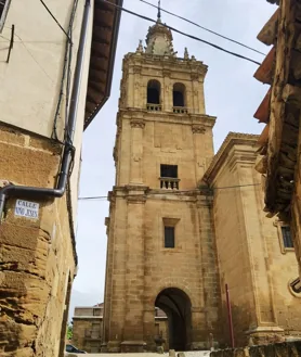 Secondary image 2 - In the photo above, the Basilica de la Vega, in La Rioja. Next to these lines, the visitable dome of the church of Santo Tomás de Haro and the exterior of the church of the Asunción, in Briñas.