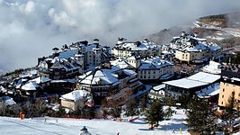 El pueblo enclavado a más de 2000 metros en Sierra Nevada que tiene menos de 300 habitantes