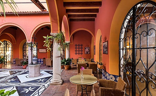 Patio interior del Parador de Arcos de la Frontera