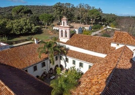 El hotel escondido en un monasterio de Andalucía al que se escapan los sevillanos para un fin de semana