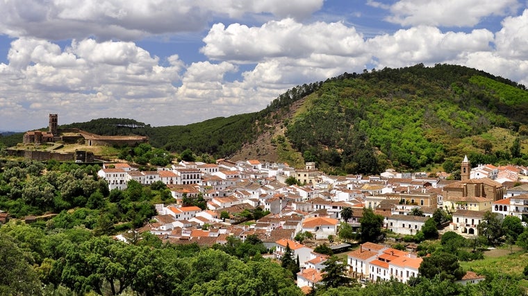 Vista de Almonaster la Real en Huelva