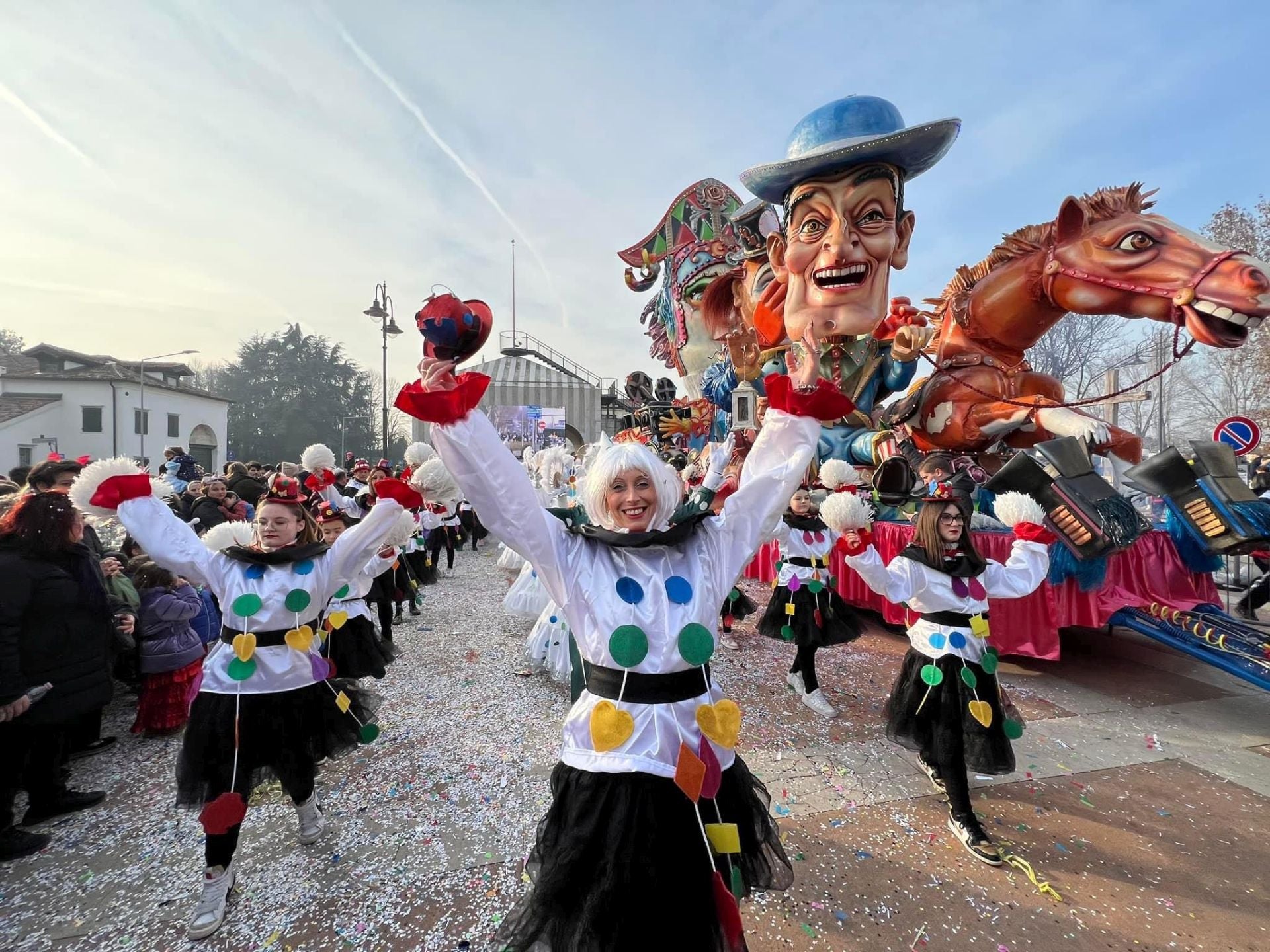 Celebraciones, espectáculos, desfile de carrozas, música... Nada falta en el Carnaval de Venecia