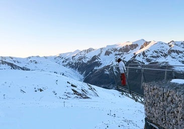 Mirador en la estación de esquí de los Pirineos Orientales Porté-Puymorent