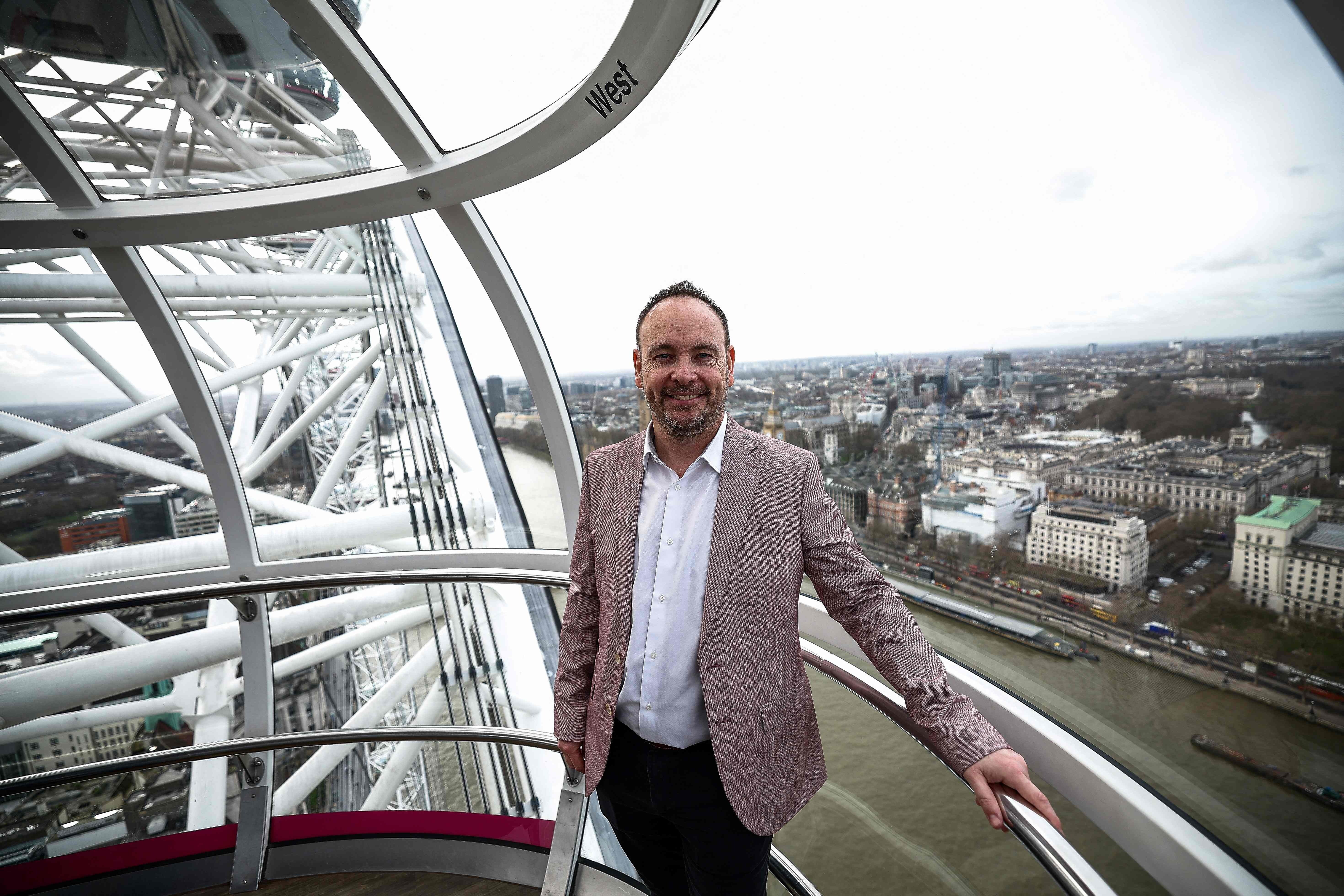 El director general del London Eye, Robin Goodchild. La noria fue concebida originalmente como una construcción temporal de cinco años para conmemorar la llegada del año 2000.