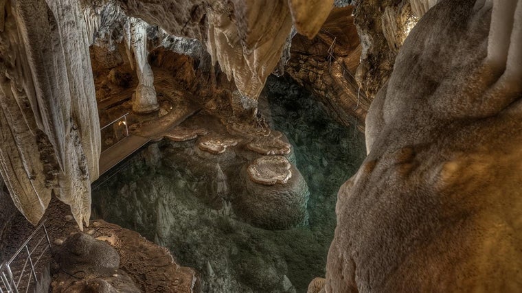 Vista del interior de la Gruta