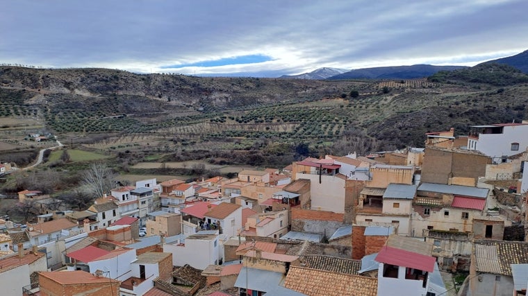 Por su ubicación elevada, el castillo, desde el que está tomada la foto, era un lugar estratégico