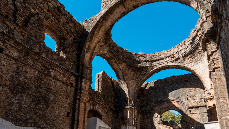 El cementerio más bonito de España está en Cádiz: son los restos de lo que destruyeron las tropas de Napoleón
