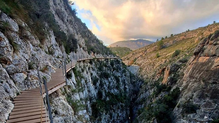 La ruta que lleva a la pasarela pasa por un camino de herradura recuperado