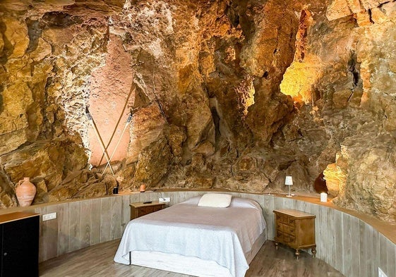 Uno de los dormitorios de la Casa Cueva Mojácar
