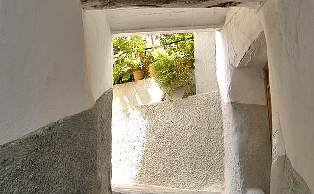 Túnel morisco en Tolox, uno de los muchos atractivos turísticos de esta localidad