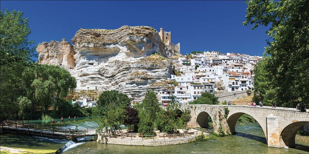 Tren turístico a Alcalá del Júcar: una escapada mágica en sólo dos fechas