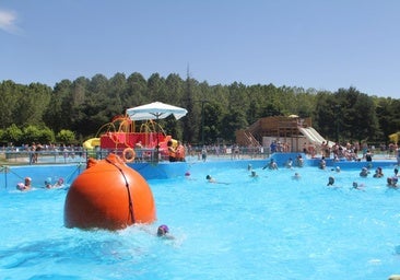 Descubre el pueblo de León con parque acuático barato y sin colas, ideal para el verano