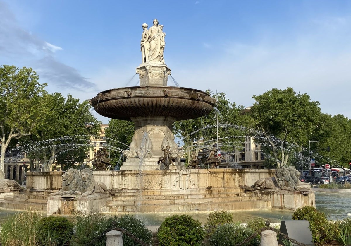 Fuente de la Rotonde, erigida en 1860