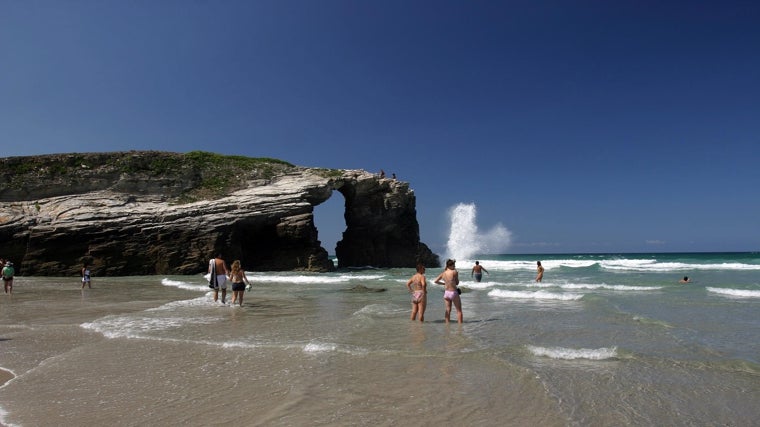 La playa de las Catedrales es una de las más populares de Galicia