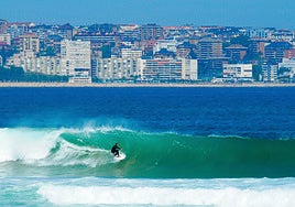 Cinco de las mejores playas de España para amantes del surf