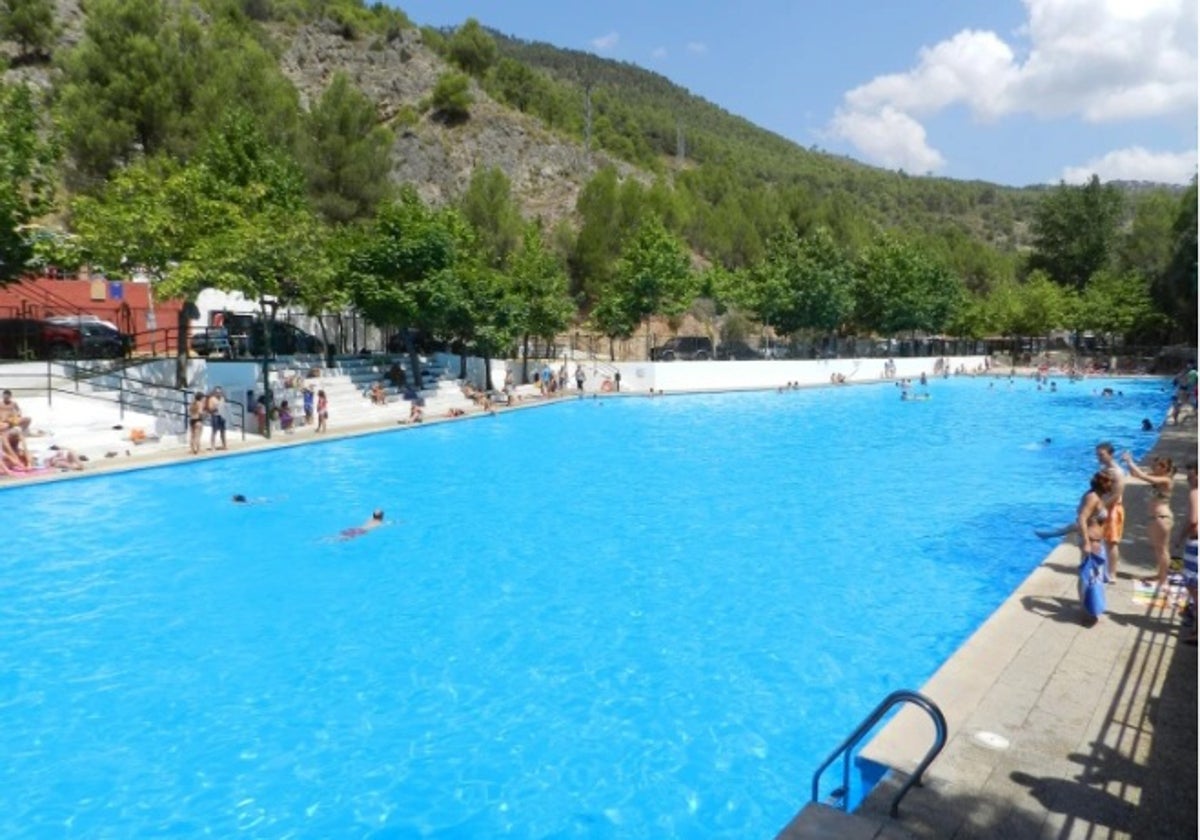 Piscina de Armujo