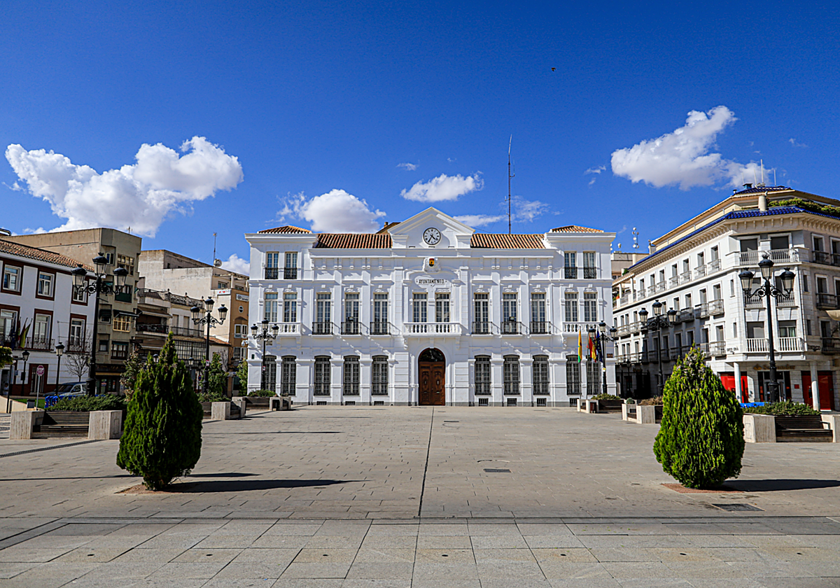 Edificio del ayuntamiento en la plaza de España de Tomelloso, Ciudad Real