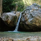 La poza natural de Málaga más refrescante del verano: rodeada de montañas y con agua cristalina