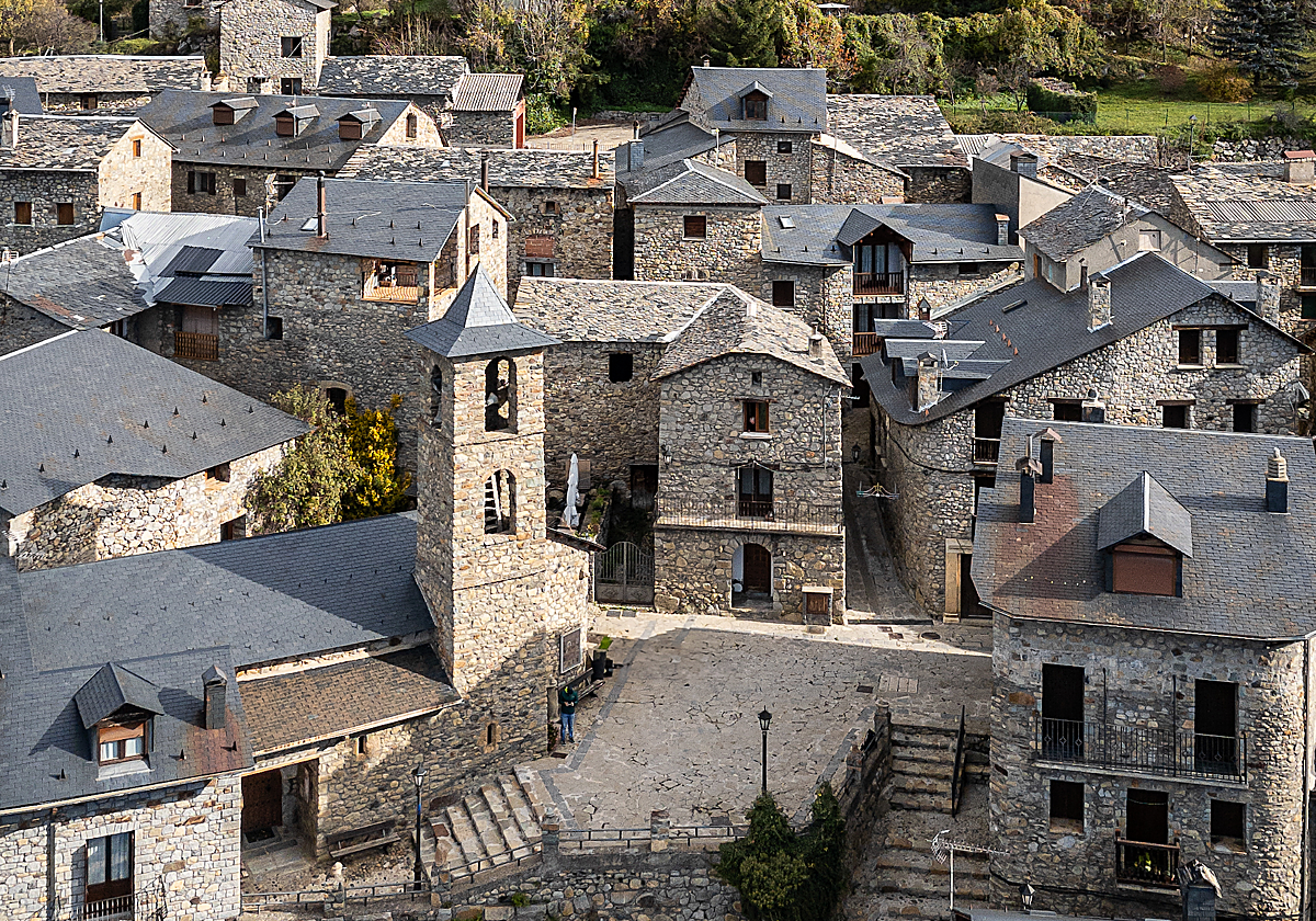Este es el bonito pueblo de Aragón que cuenta con una de las rutas senderistas más bellas de la provincia