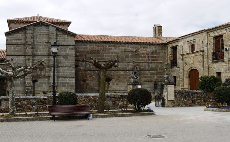 Main image - Exterior view of Santa Marta de Tera (above); the south portico with the sculptures of Saints John and James (bottom left); and the north portico with Saint Jude Thaddeus.