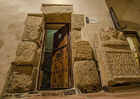 Imagen secundaria 1 - Imágenes de las salas expositivas de la Cárcel Real de Coria