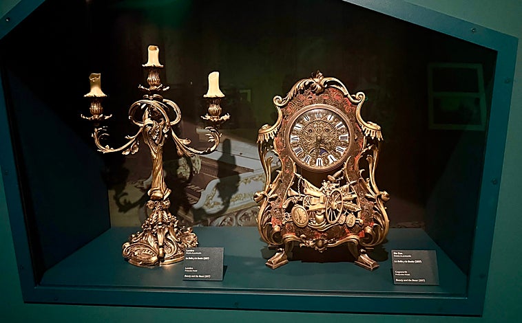 Imagen principal - En esta exposición se puede pintar personajes Disney, escuchar bandas sonoras y admirar míticos objetos