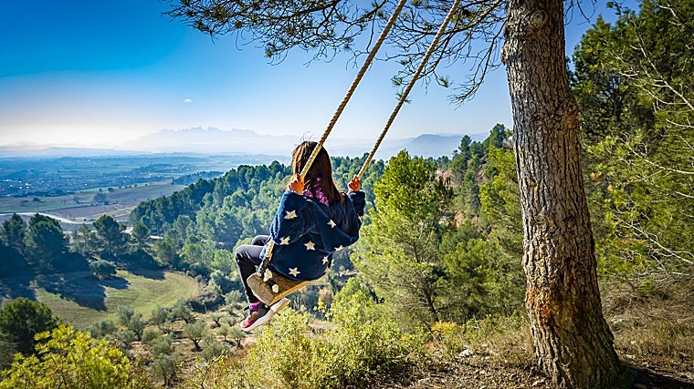Diez rincones de España con bancos y columpios espectaculares que debes visitar