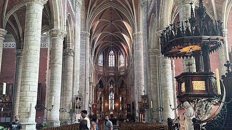 Imagen del interior de la iglesia de San Miguel