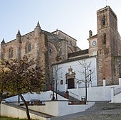 La Sierra Morena de Sevilla, un oasis entre dehesas de encinas y alcornoques