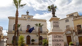 El pueblo de Andalucía que vio crecer a Carlos Herrera: dónde está y qué ver