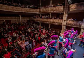Quién canta hoy viernes 2 de febrero en el Carnaval Colombino 2024 en la quinta sesión de preliminares en Huelva