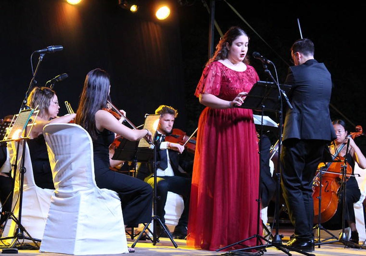 La soprano lírica Alicia Naranjo, durante el concierto de este lunes en la UNIA