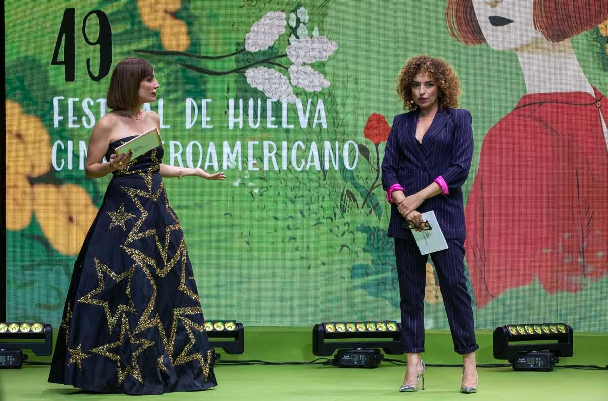Ana Morgade y Virginia Riezu, conductoras de la gala