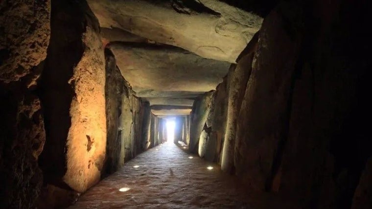 Galería del Dolmen de Soto, en Trigueros