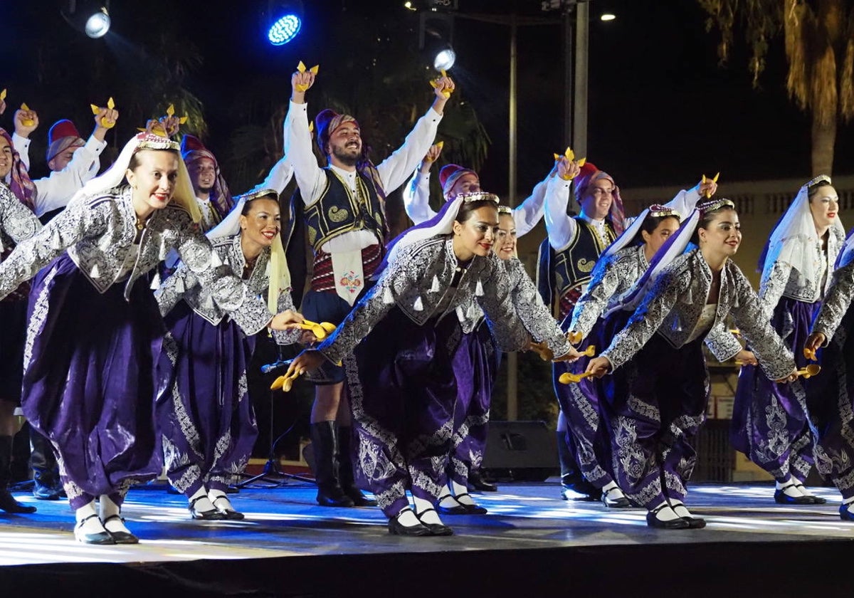 La 43 edición del Festival Internacional de Danzas de Villablanca hizo su parada en Palos de la Frontera