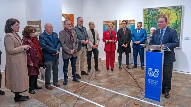 La Sala de la Provincia rinde honores a medio siglo de Escuela Ayamontina de pintura