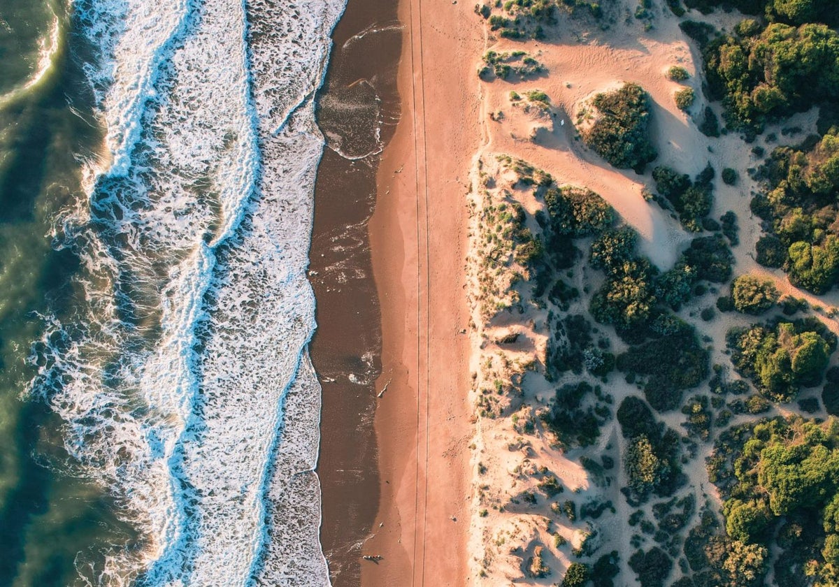 Una de las imágenes aéreas de playa de Juanma Brioso