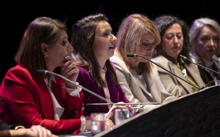 Imagen principal - WofestHuelva celebra su décimo aniversario con un reconocimiento especial a las creadoras onubenses