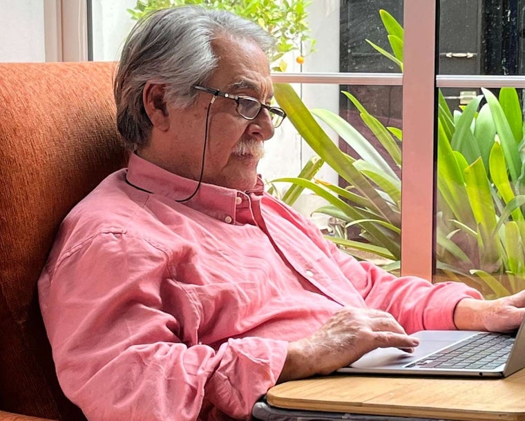 El escritor en su estudio