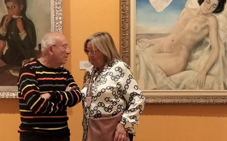 Imagen principal - Pilar, con Juan Manuel Seisdedos, compañeros en el taller de Pedro Gómez y León Ortega / Pilar, con el pintor Faustino Rodríguez / Con Curro Garfias en su casa de Moguer