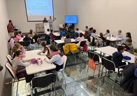 Presentaciones literarias, un taller sobre IA y exposiciones, oferta del Centro Jesús Hermida de Huelva para junio