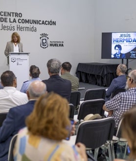 Imagen secundaria 2 - Ya se puede visitar la exposición que muestra «la huella de Hermida en Huelva»