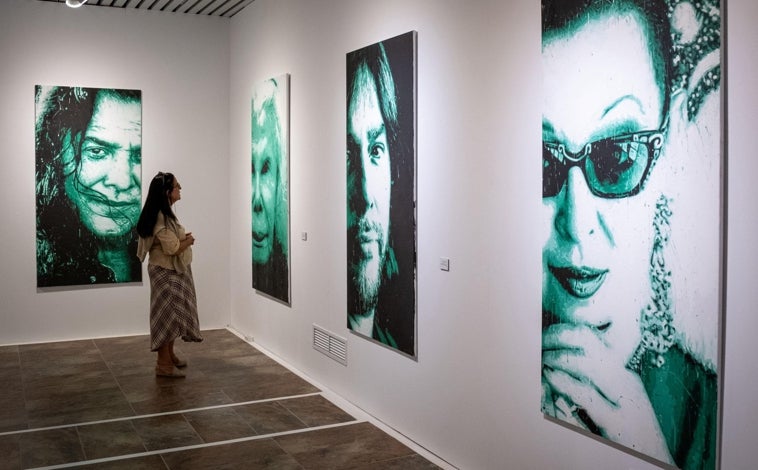 Imagen principal - Emilio Fornieles regresa a Huelva con un homenaje a las ocho provincias andaluzas a través de retratos ilustres