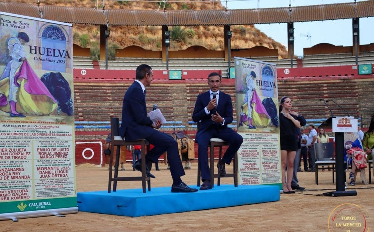 Imagen principal - Toros en Huelva: Las Colombinas de la ilusión