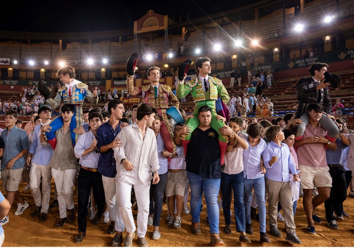 Los novilleros, a hombros en La Merced